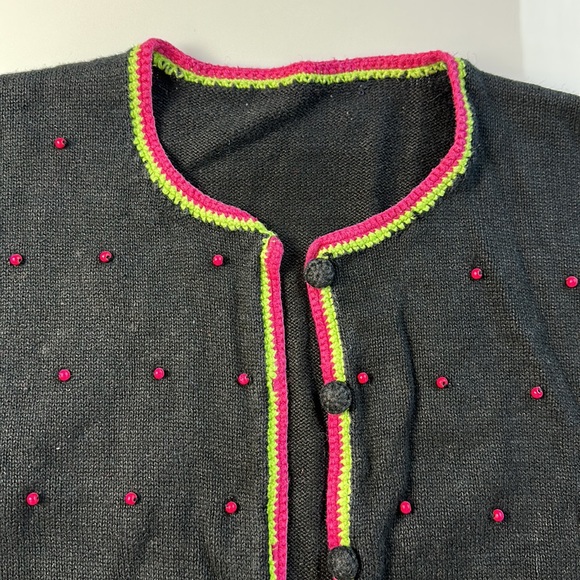 Multi-Colored Cropped Cardigan Y12-11 - Picture 3 of 4